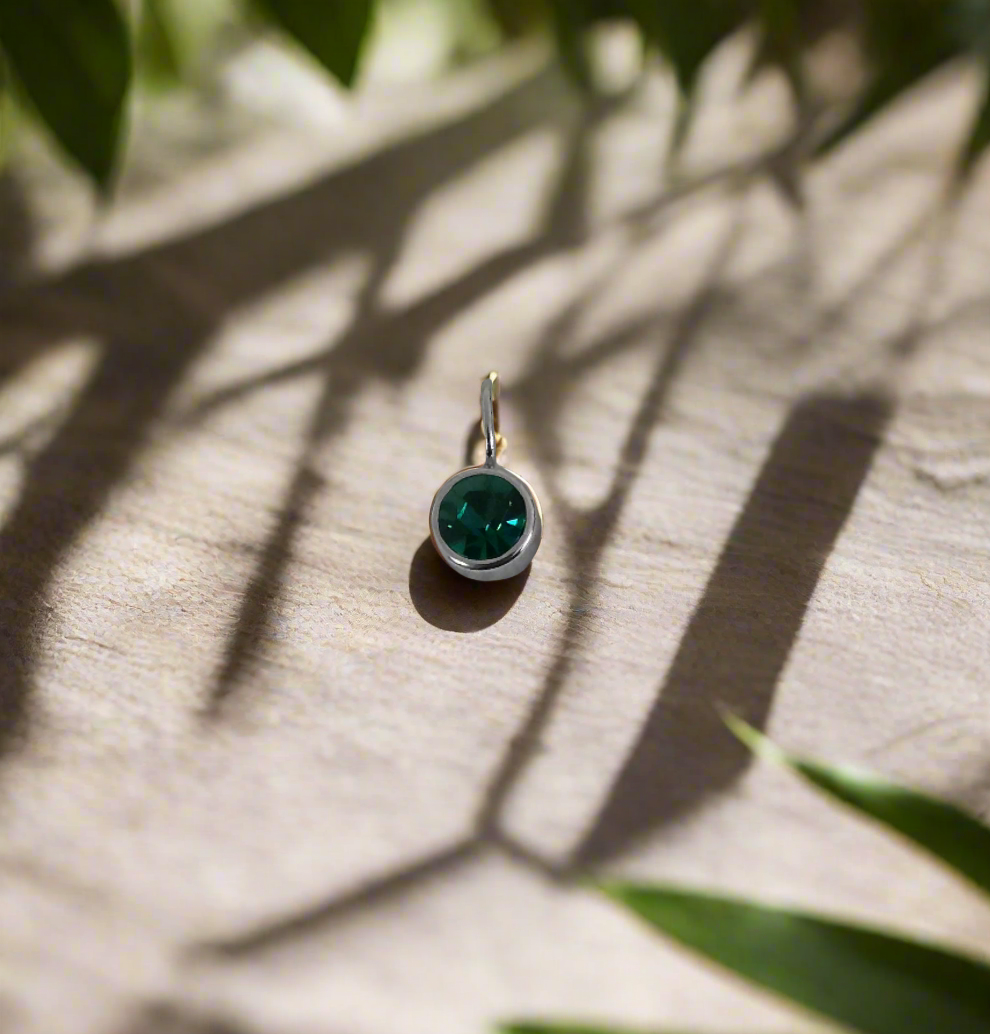 KOSMOS - Geburtsstein Mai Anhänger